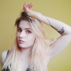 Free access to (blondbeautyglasses) Leak OnlyFans 

 profile picture