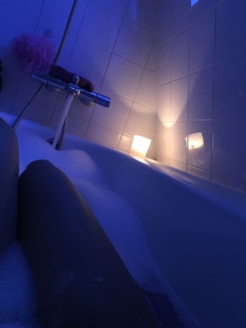 Header of hotbabygirl_69