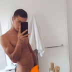 hunglad19 (Hung top) free OnlyFans Leaked Pictures and Videos 

 profile picture