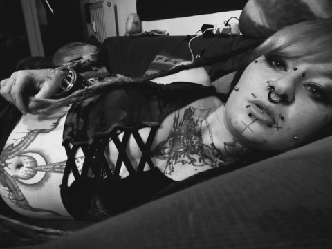 Header of miss.666