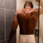 roshaunn (Roshaunn Diah) OnlyFans Leaks 

 profile picture