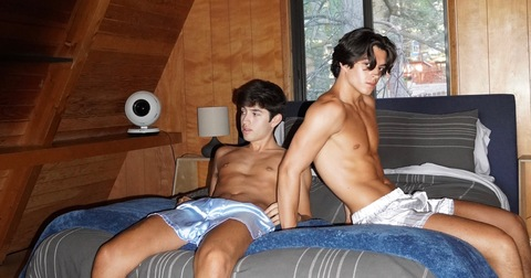 Header of stephenandmatt