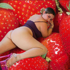Strawberry Cake (@strawberrycake) Leaks OnlyFans 

 profile picture